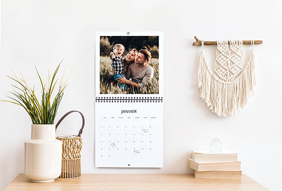 calendar-wall-double-21x21-FR-Presentation